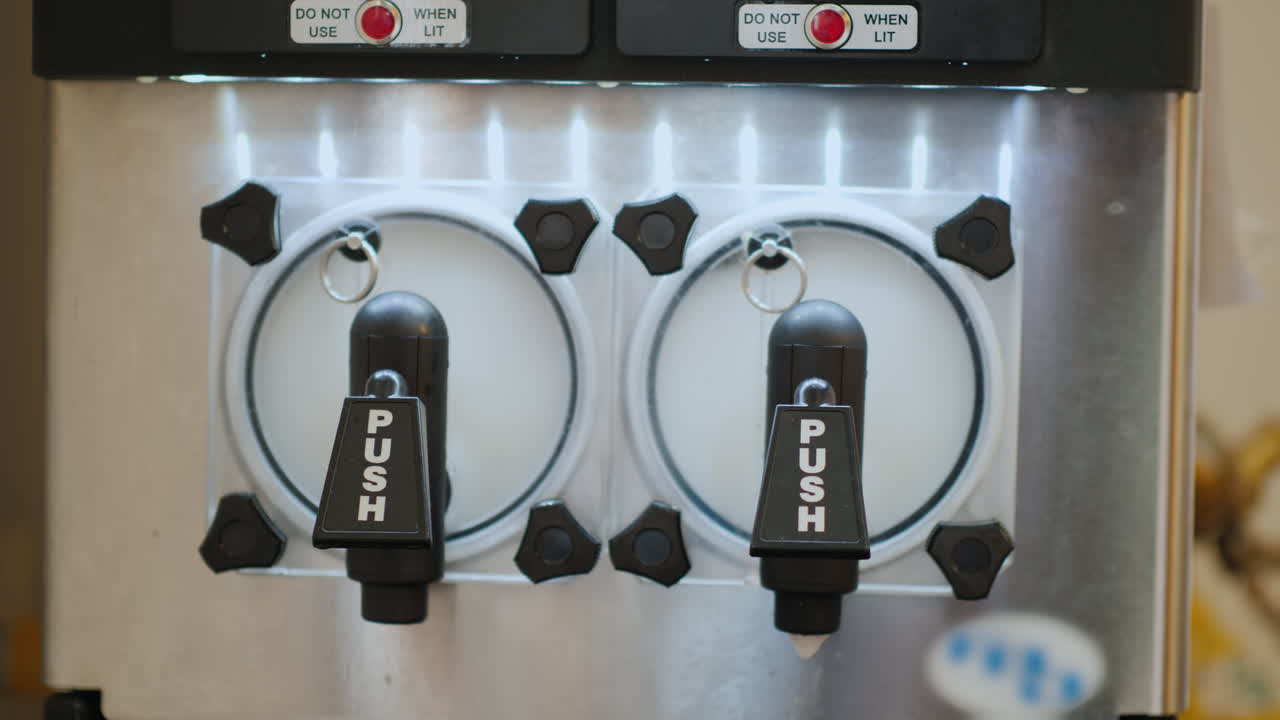 la unidad para hacer una bebida de hielo y vino - granizados de vino