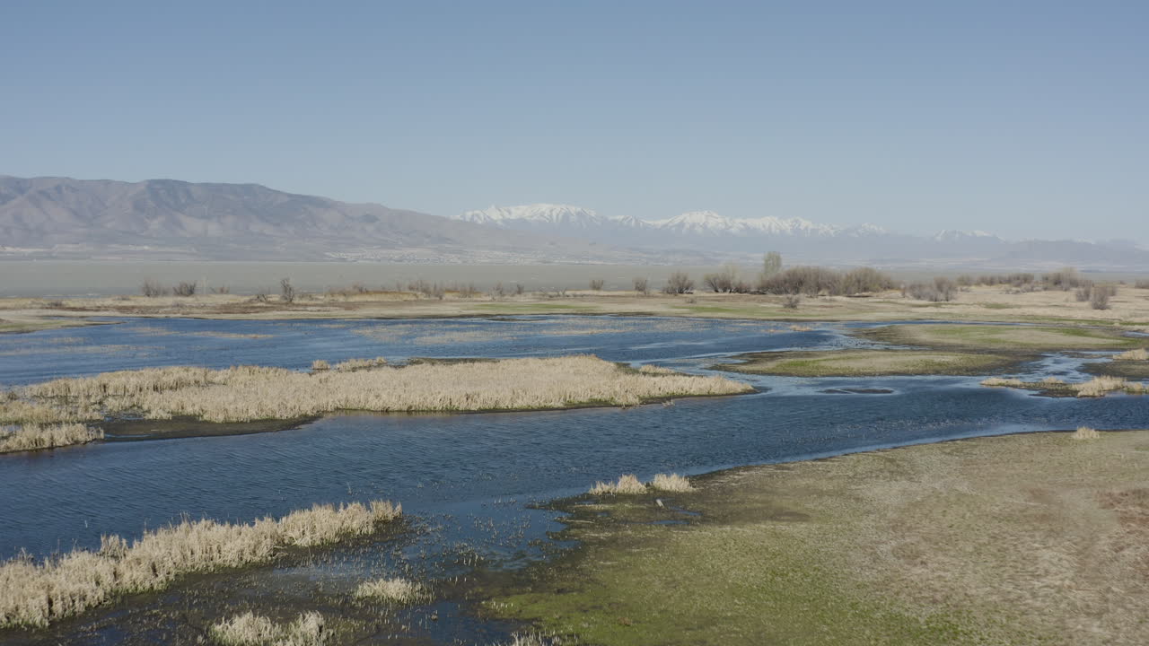humedales de powell slough durante la estación seca de utah - antena