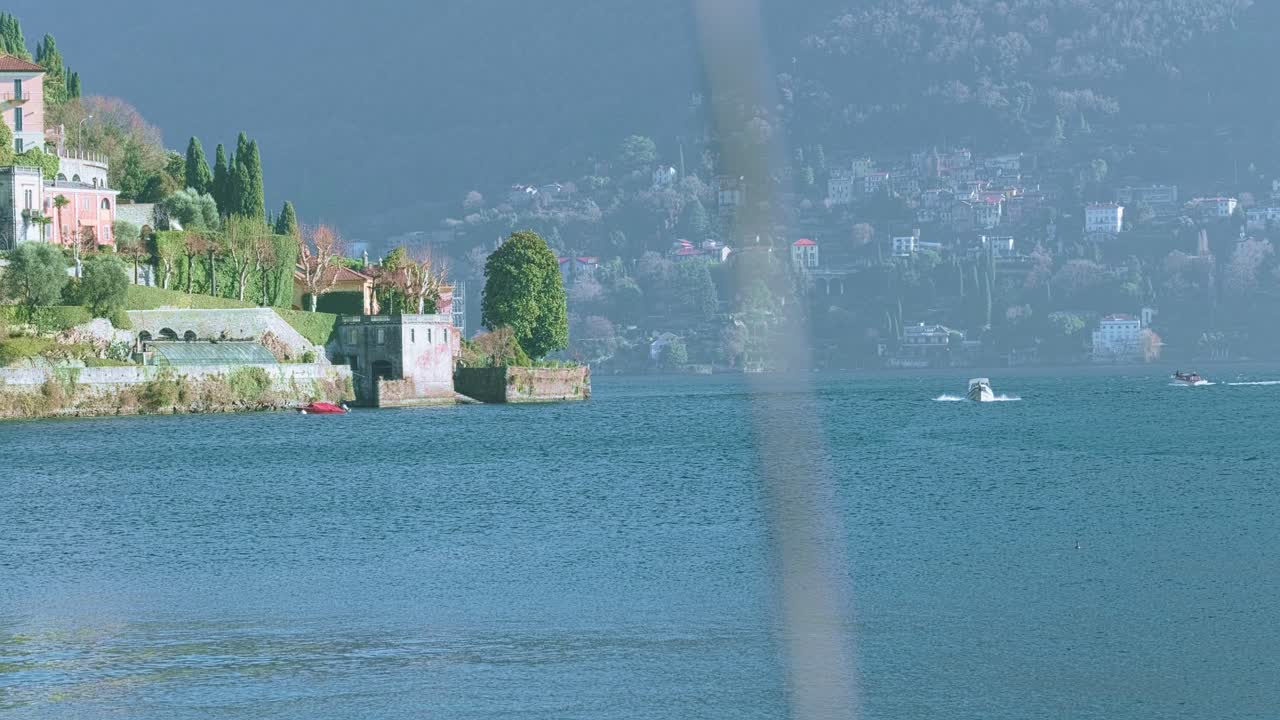 Vista sul Lago di Como in inverno, Italia
