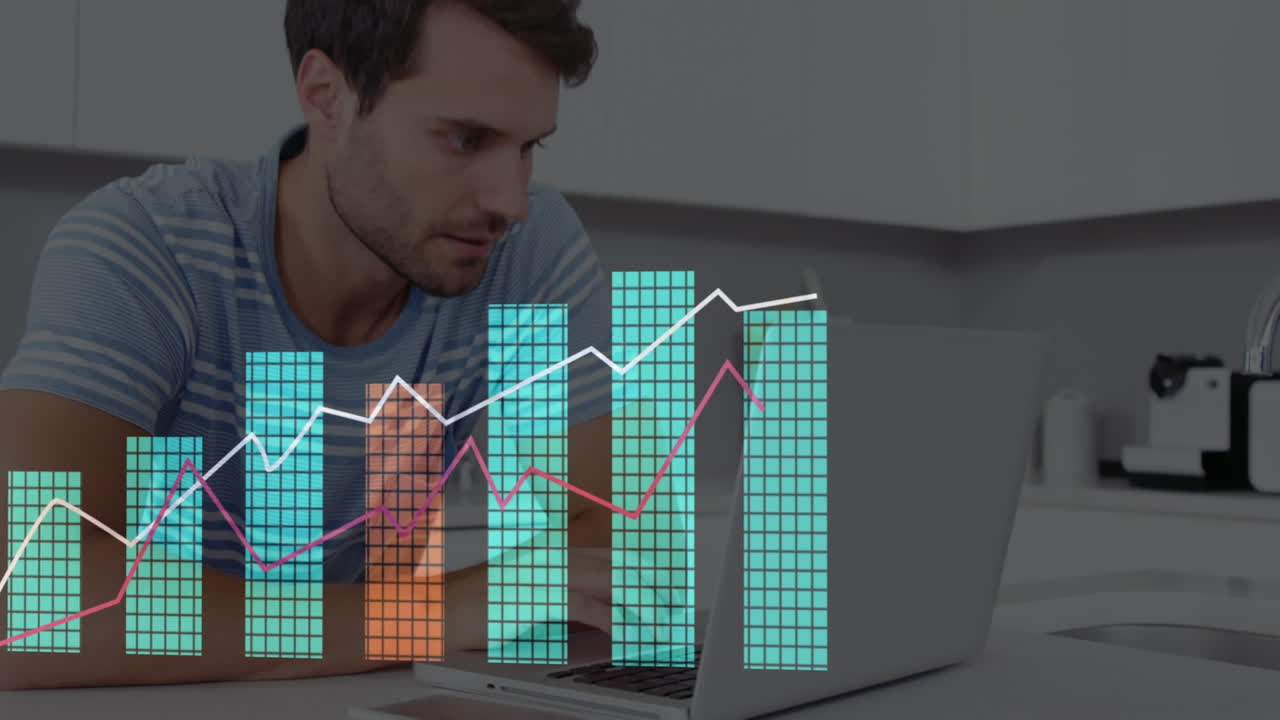 animación de procesamiento de datos estadísticos contra un hombre caucásico estresado usando una computadora portátil en casa.