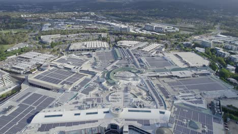 enorme centro de la ciudad de robina: destino líder de comercio minorista y entretenimiento en el suburbio de robina en gold coast, queensland