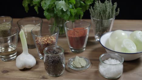 ingredientes alineados para cocinar