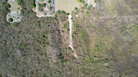 Toma-Aérea-De-Ruinas-Mayas-Abandonadas-En-Ake-Yucatan-Mexico