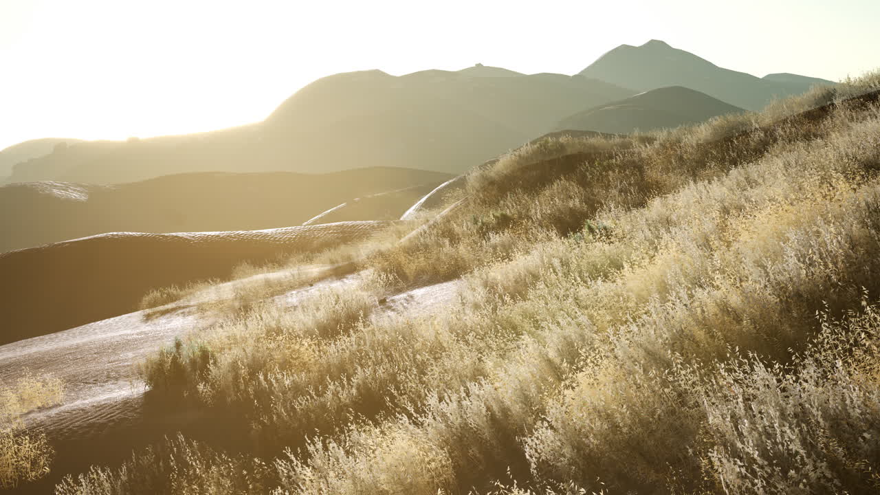 계곡  ⁇  위에 해가 지는 것