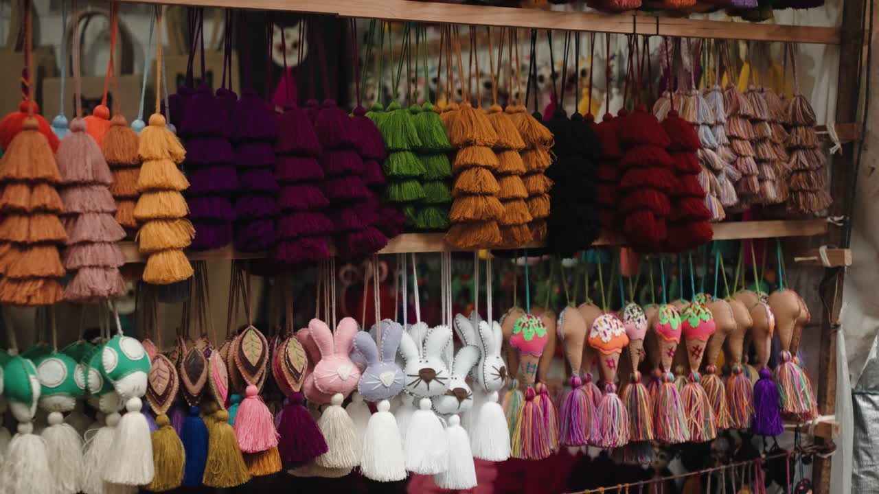 los coloridos pom poms de lana