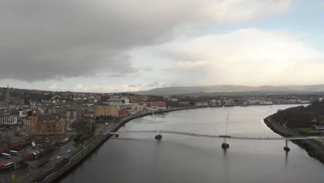 Hiperlapso-Del-Puente-De-La-Paz-En-Derry,-Londonderry