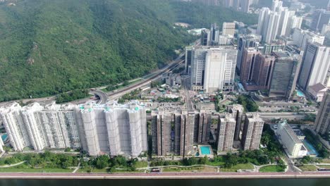 Luftaufnahme-Von-Mega-Wohngebäuden-Am-Wasser-Von-Sha-Tin-In-Hongkong