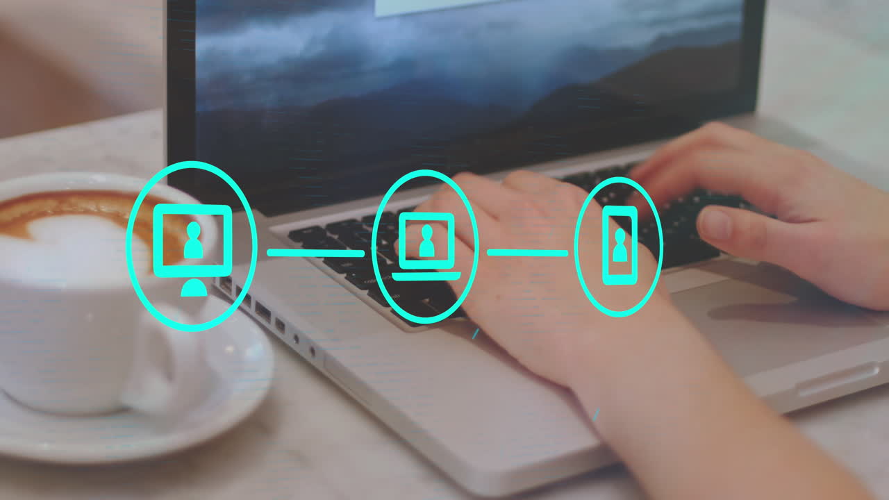 animación de iconos conectados sobre café y manos recortadas de un hombre caucásico trabajando en una computadora portátil