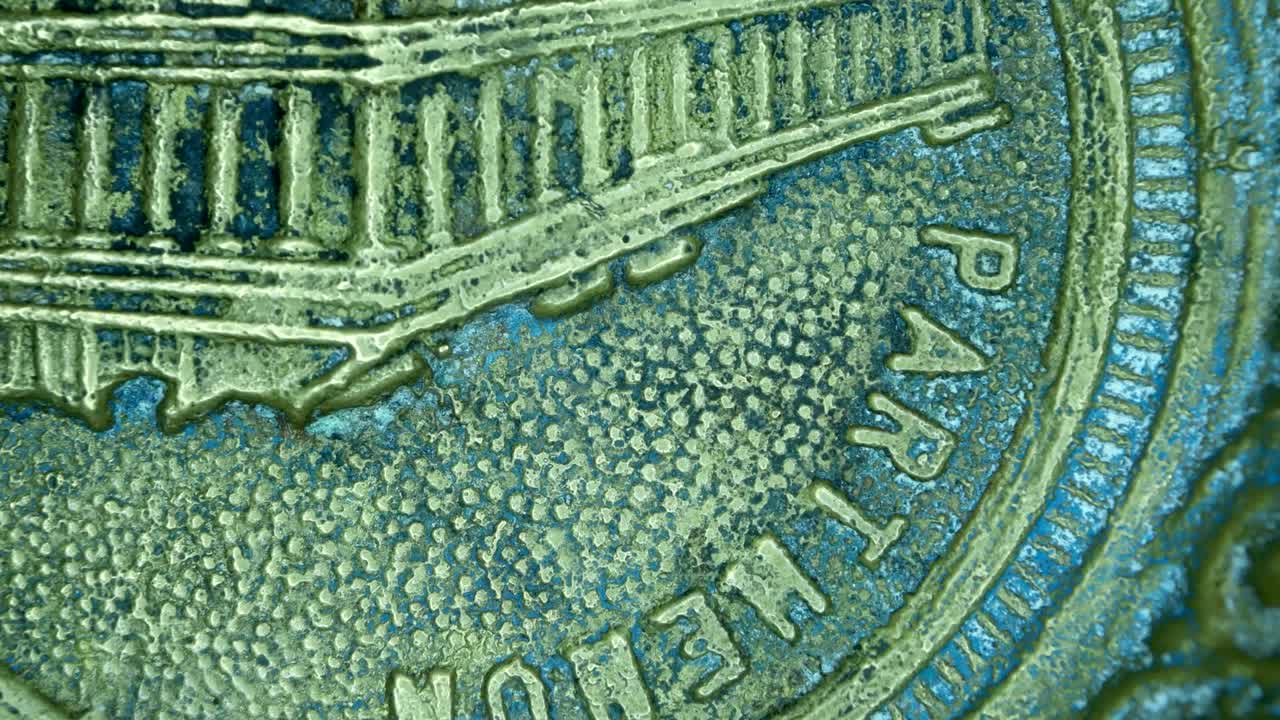 매우 오래된 동전의 근접 사진