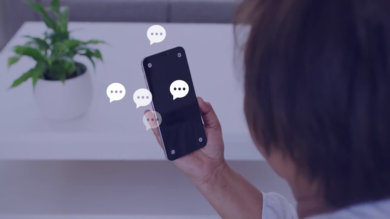 스마트폰을 사용하는 아시아 남자의 손에 대한 소셜 미디어 반응의 애니메이션