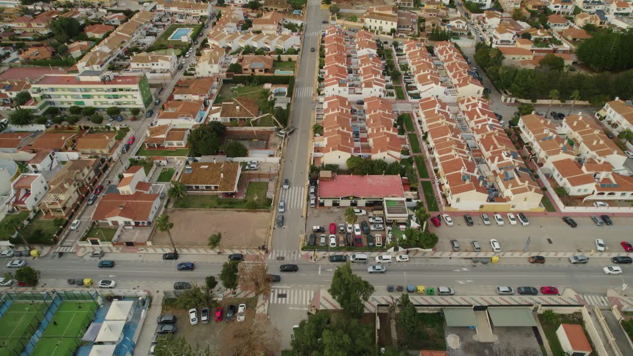 vista areal constante sobre la zona residencial en la playa de málaga, españa