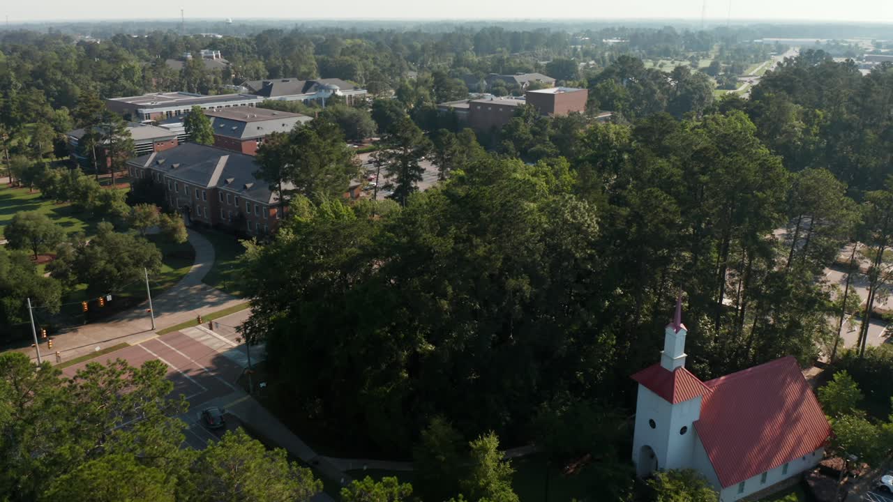 capilla en el campus de la universidad en el sur de estados unidos