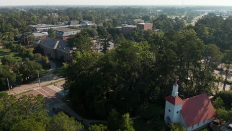 capilla en el campus de la universidad en el sur de estados unidos