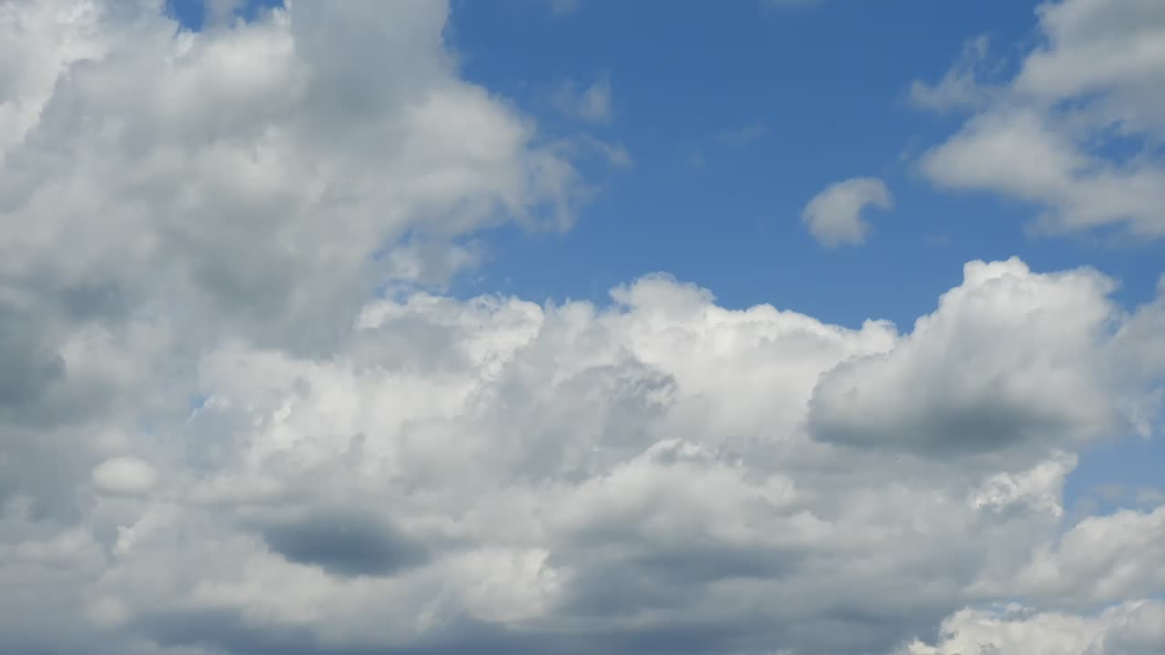 lapso de tiempo de nubes, hermoso cielo azul con nubes