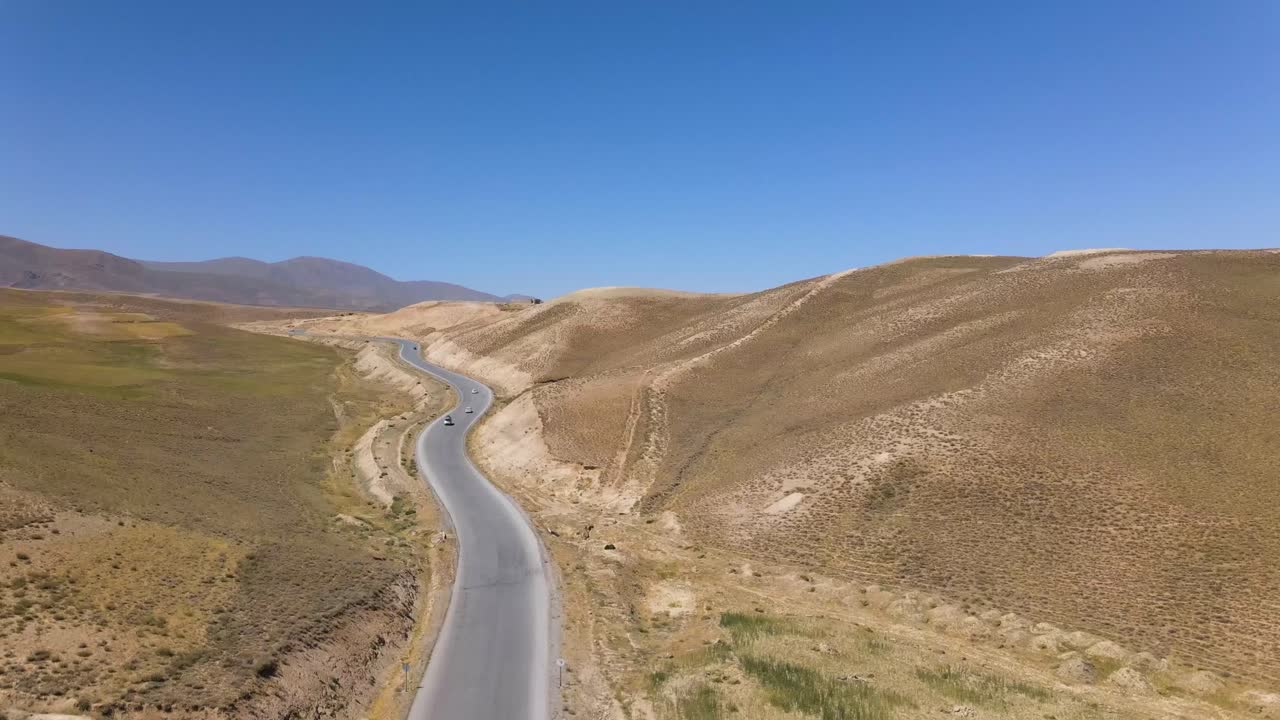 Imagens de drone de Cabul para Bamiyan, 12 de janeiro de 2022