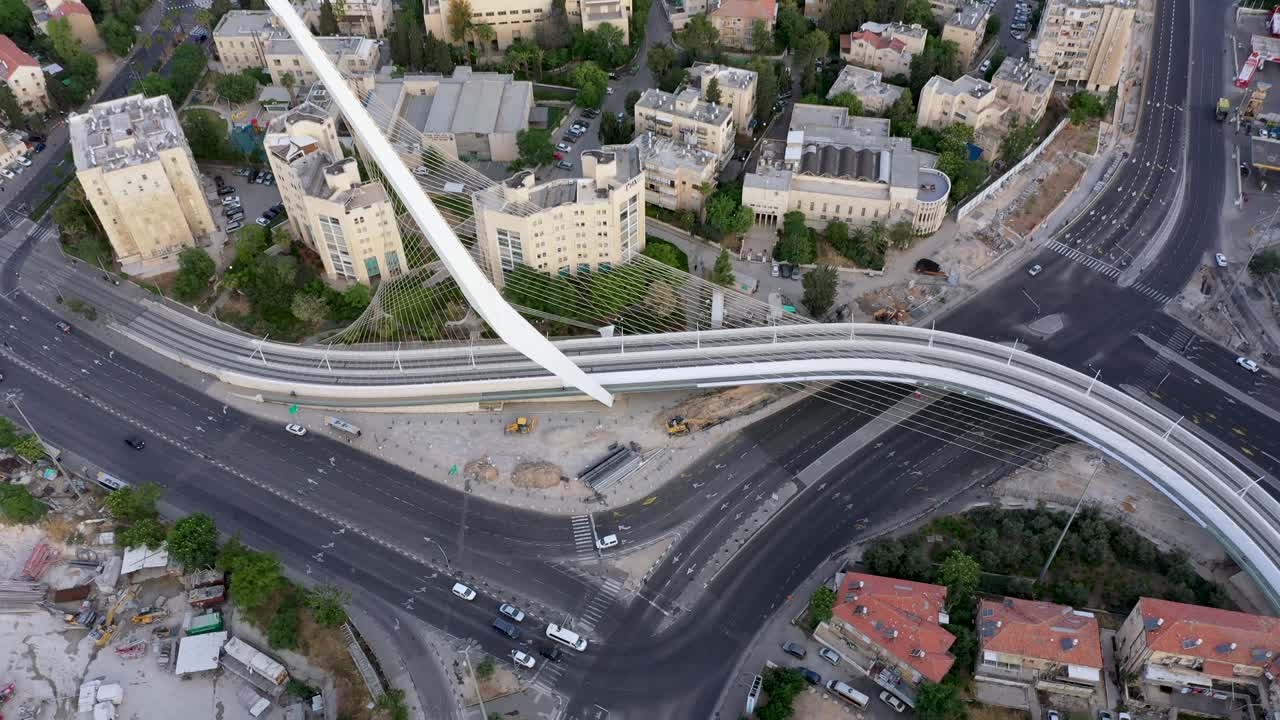 화음 다리, 교차로의 자동차, 예루살렘 이스라엘 위로 공중 기울기