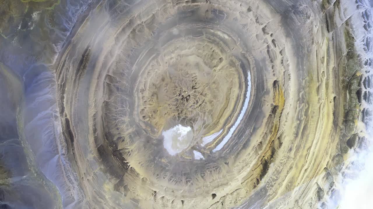 vista por satélite de la cúpula geológica erosionada llamada estructura richat, el ojo del sáhara desde el espacio.
