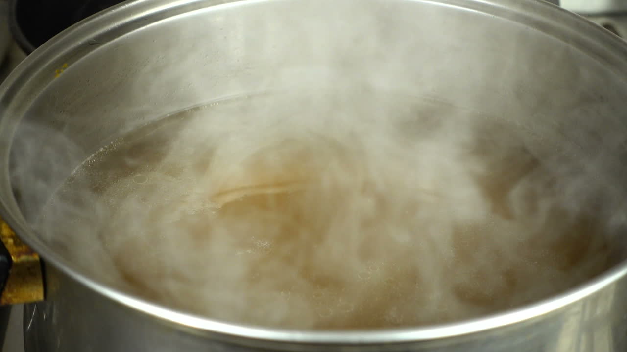 Preparation of broth. Slow motion