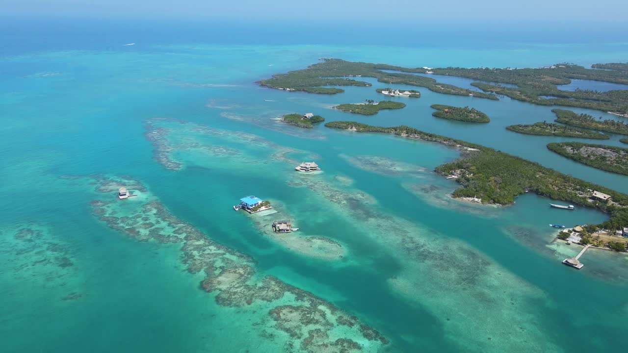 islas del archipiélago de san bernardo en el océano caribeño tropical de columbia, vista aérea