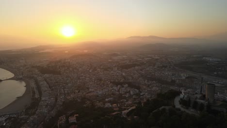 puesta de sol en blanes, un pueblo marítimo en españa