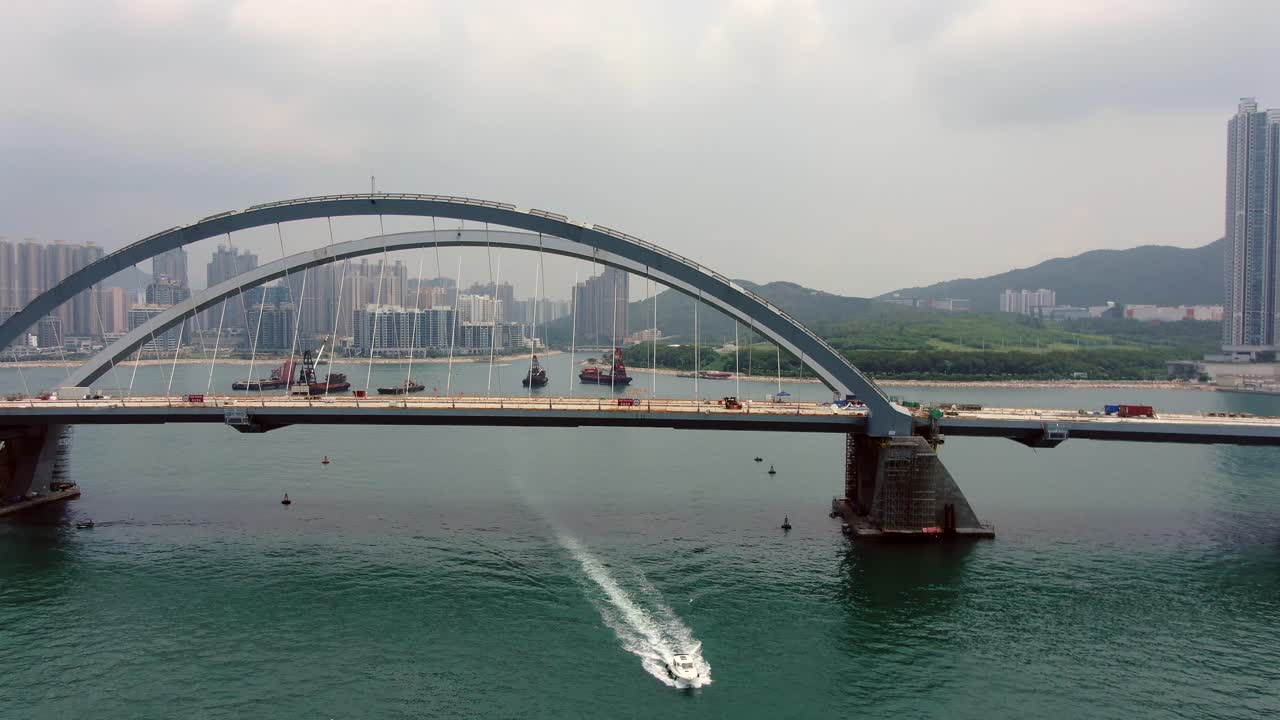 proyecto de construcción del enlace cruzado de la bahía de hong kong, un puente doble de dos carriles que conecta el túnel tseung kwan o lam tin con la carretera wan po, vista aérea