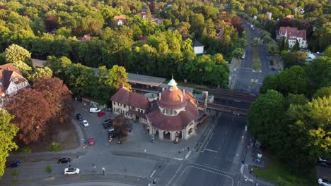 Goldene-Stunde,-Leere-Straßen,-Allee,-Gasse