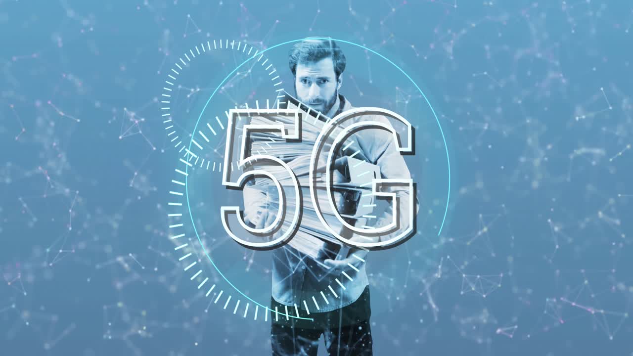 파일  ⁇ 어리를 들고 있는 남자에 대한 스 ⁇ 에 있는 5g 텍스트
