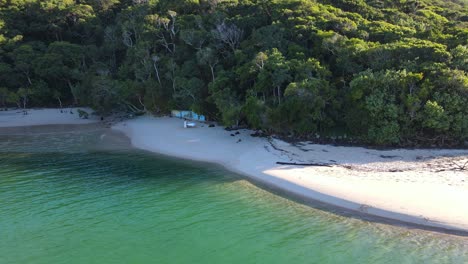 Beautiful-White-Sand-Of-Echo-Beach-And-Green-Woodland-Of-Burleigh-Hill-In-Queensland,-Australia