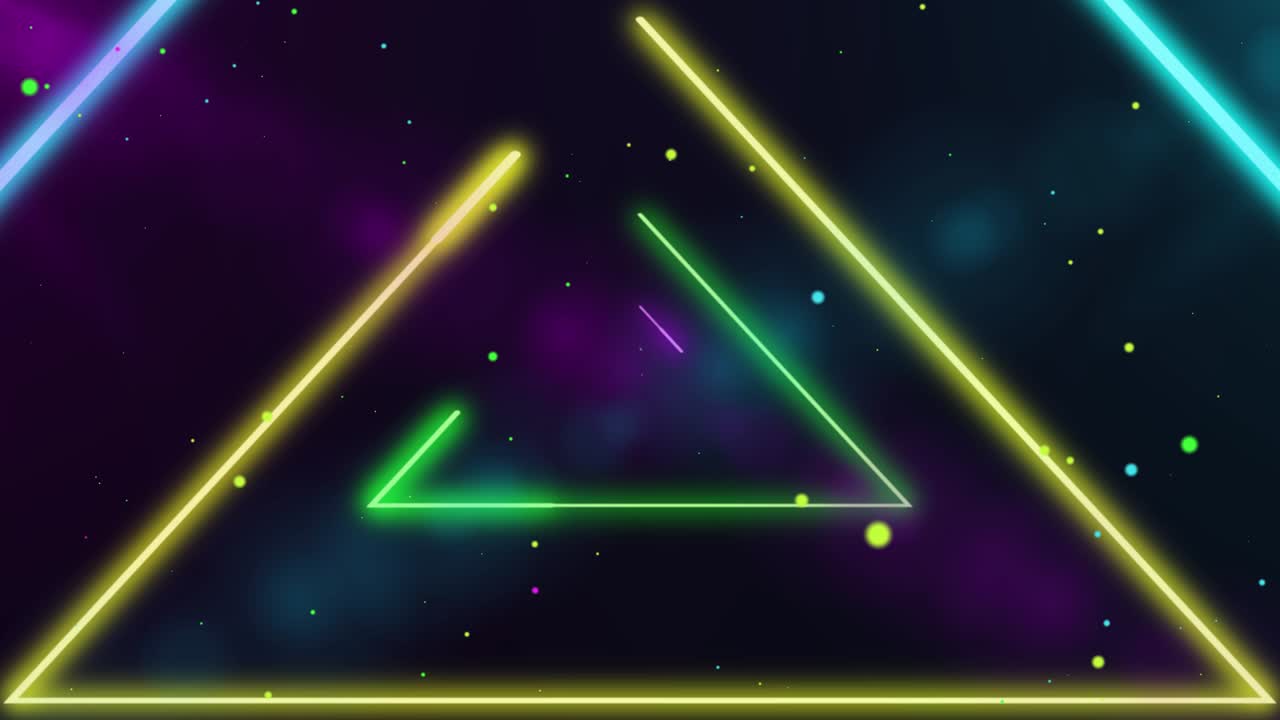 fondo abstracto con luces de neón triángulos, animación en bucle. líneas brillantes de colores en un fondo oscuro borroso