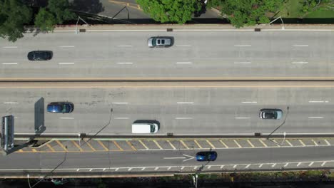 sobre el flujo de tráfico en la autopista de seis carriles, 60 fps