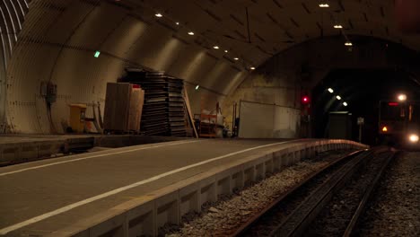 zugspitze rack railway enters the tunnel