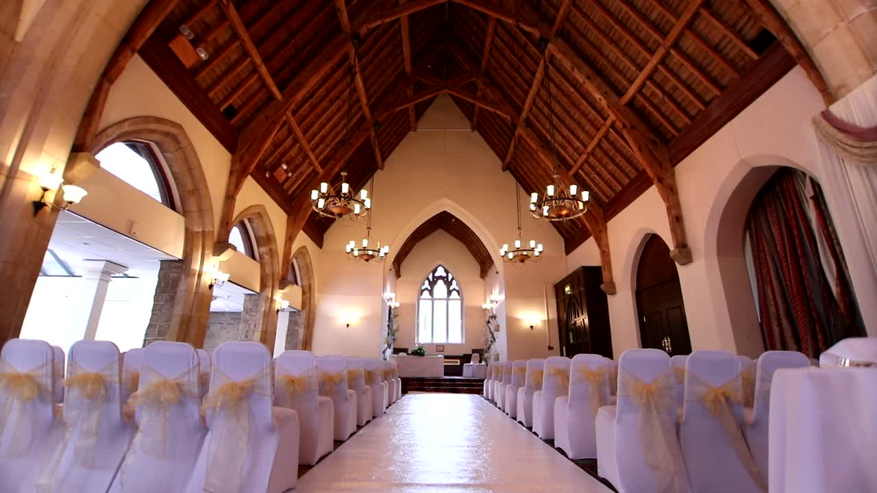 decoración del lugar de la boda en el salón