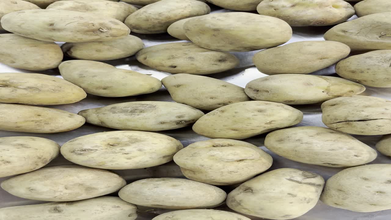 Primo piano di patate fresche e crude