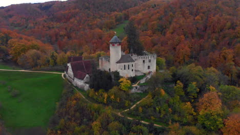 Middle-age-fort-in-the-Swiss-jura-on-a-fall-afternoon-30fps-4k