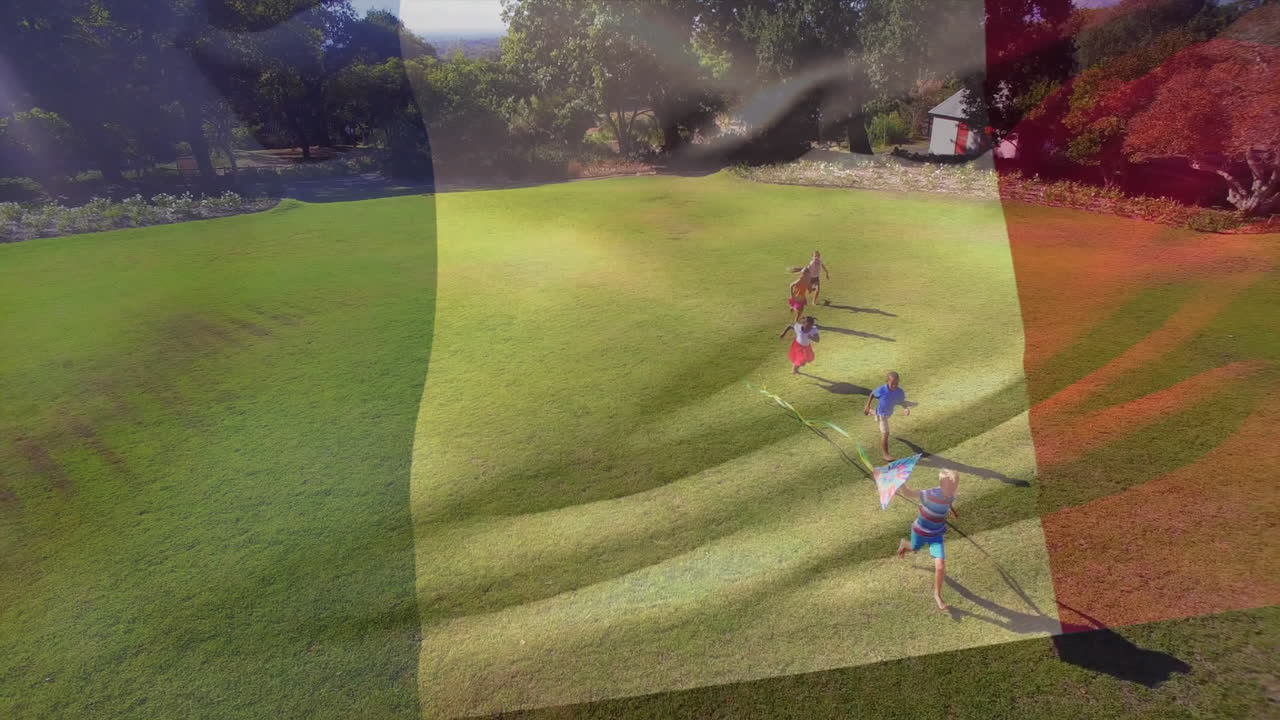 정원에서 달리는 카우카스족 위에 있는 프랑스 국기의 애니메이션