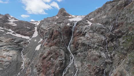 vista aérea de una cascada