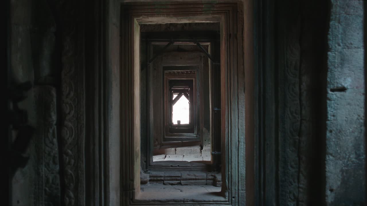 보디아 시리프에 있는 앙코르 에 있는 바이온 사원의 은 문