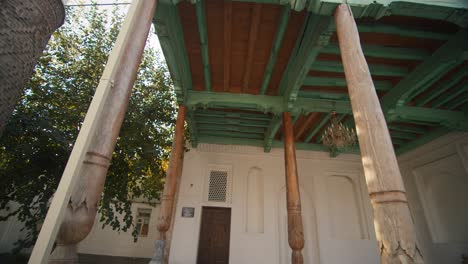 mezquita acogedora de samarcanda en el casco antiguo de uzbekistán 1 de 10