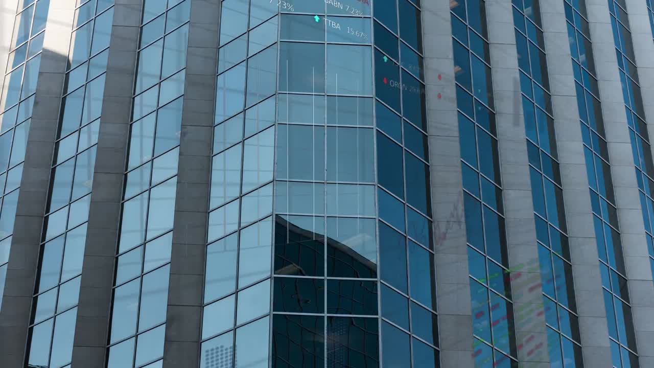 animación del procesamiento de datos estadísticos y del mercado de valores contra edificios altos