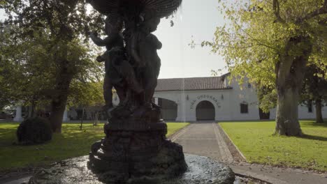 Font-of-angels-in-the-Undurraga-vineyard,-Talagante,-Chile