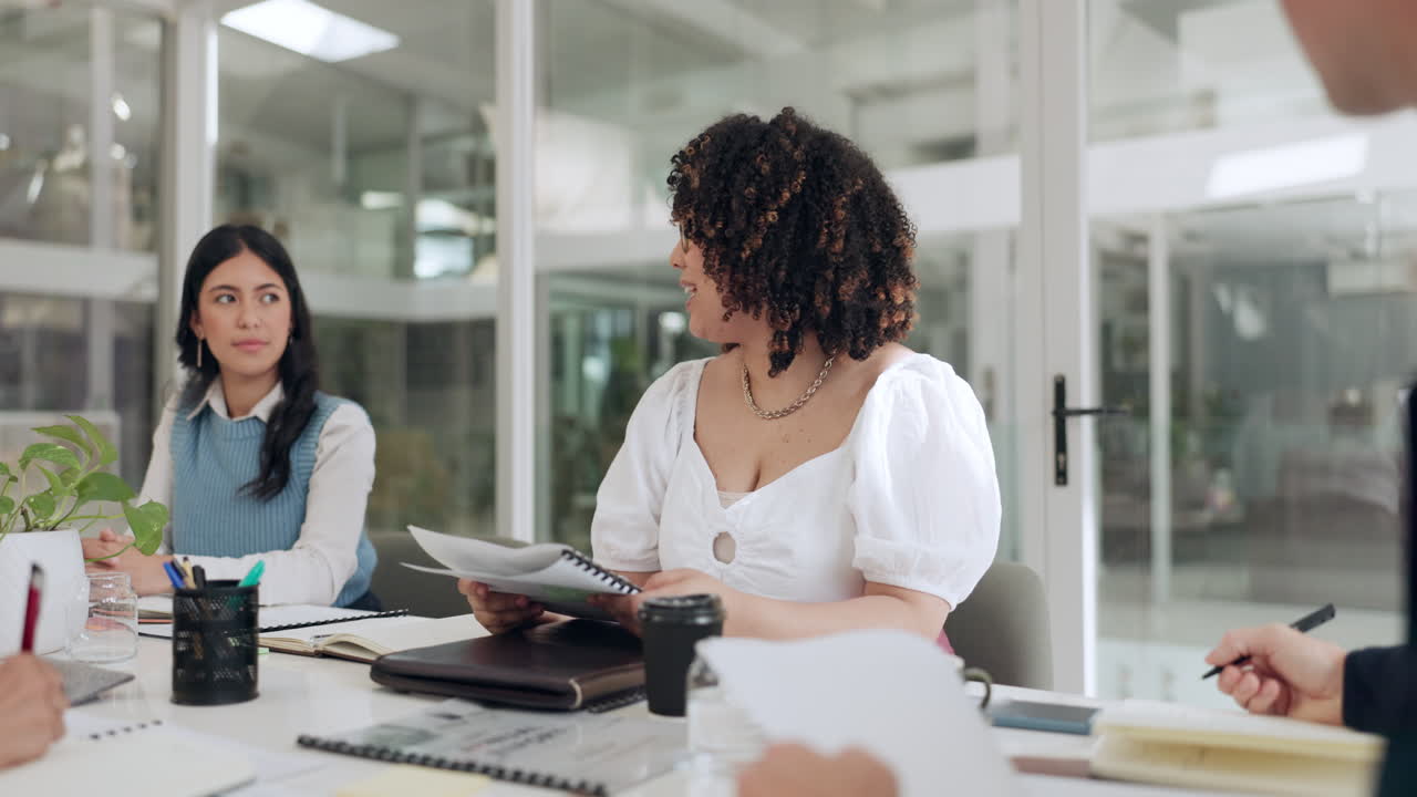riunione d'affari in un ufficio moderno