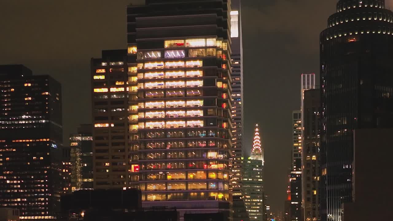 Skyline Icônico de Manhattan com o Empire State Building à Noite