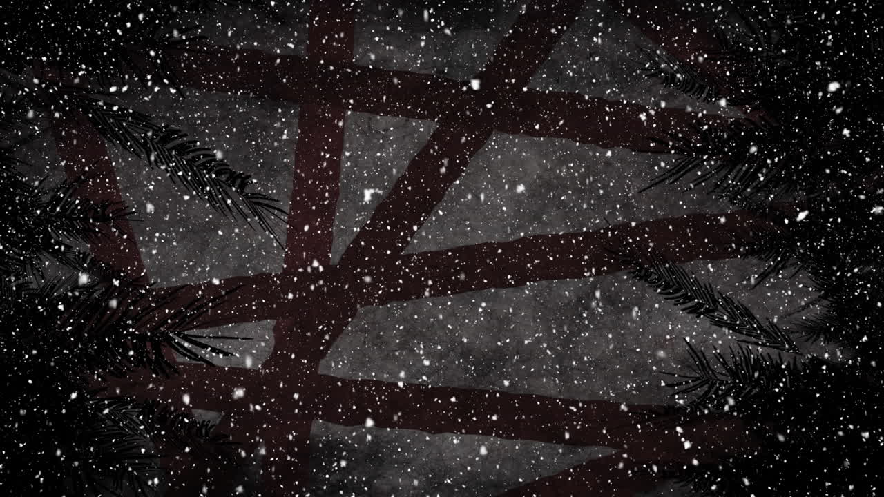 nieve cayendo contra los árboles en el cielo nocturno