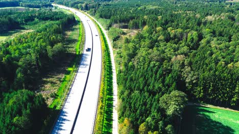 Vista-Aérea-De-La-Famosa-Autopista-Alemana,-4k