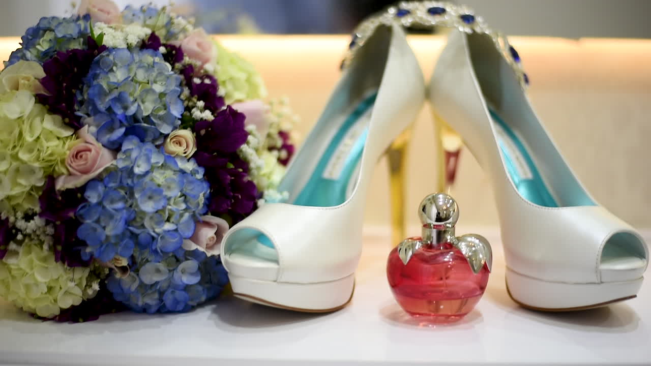 белая свадебная обувь для женщин