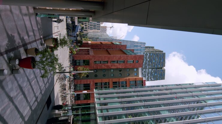 Verticale - Edifici contemporanei nel quartiere degli affari di Zuidas ad Amsterdam, Paesi Bassi.