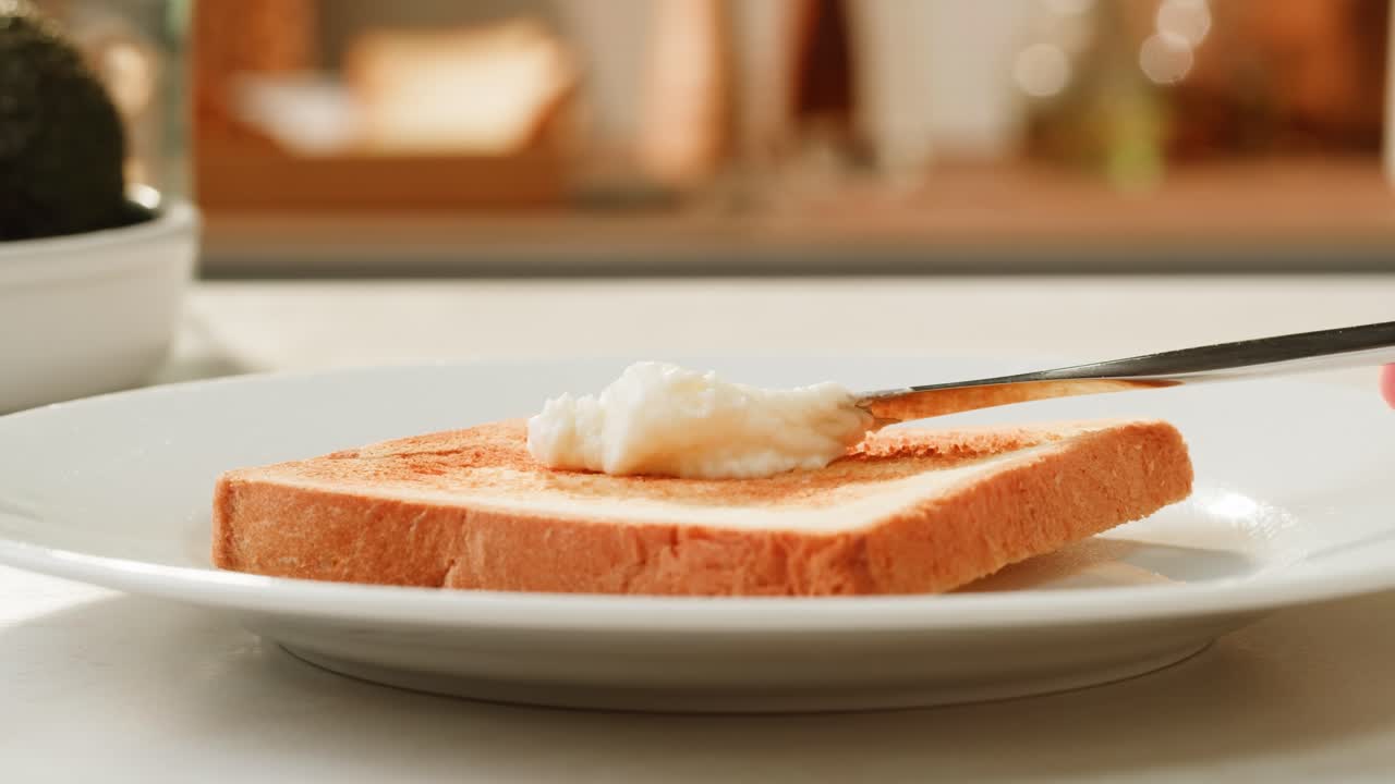 버터와 함께 토스트