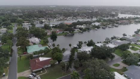 vídeo de drones de 4k de las inundaciones causadas por la tormenta del huracán idalia en st.