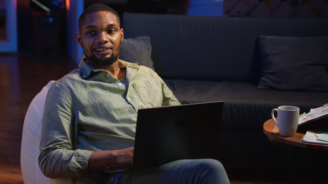 Vertical Video Analyst examining monthly budget and expenses to provide strategic advice