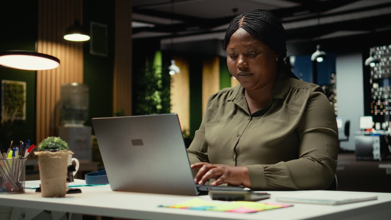 African american analyst wondering about possible solutions to a dilemma